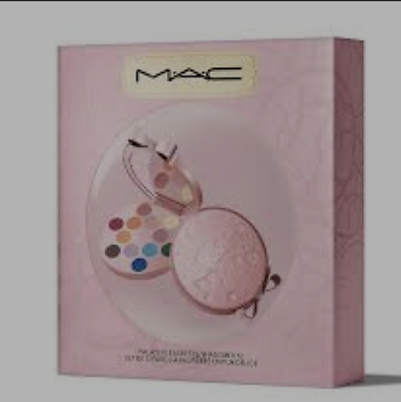 MAC PALATE PLEASER EYE SHADOW X 12 PALETTE. BNIB - Picture 3 of 8